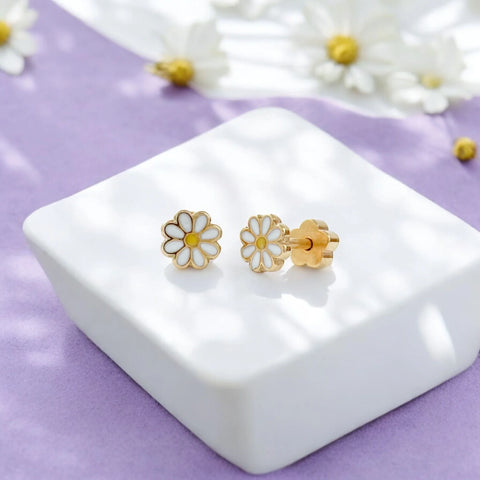 Tiny Stud Earring Daises